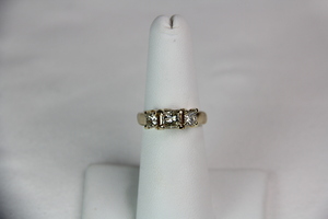  14k Yellow Gold 3 Stone 1 CTW Diamond Ring - 6.5g Engagement Wedding Bridal