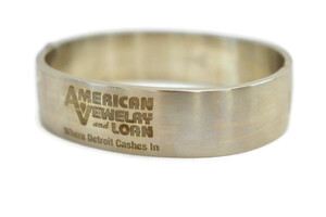 AMERICAN JEWELRY & LOAN - Stainless Steel 1/2-Inch HINGED BANGLE