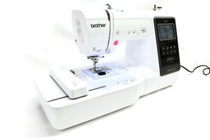 BROTHER LB7000 - Computerized Sewing / Embroidering Machine Project Runway Ed 