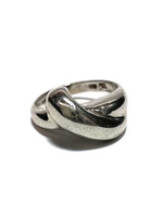  .925 Silver Ring with Unique Swirled Design Size 6.5 - 5.10g 