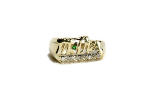Mother Diamond and Emerald Ladies Ring - 10K Yellow Gold - 3.60g