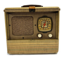 1940  Motorola Inc. Model 65-BP-3  Broadcast Receiver - or Past WW2 Tuner Radio