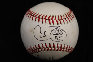Cecil FIELDER & Milt WILCOX - Hand Signed Autographed Baseball - Detroit Tigers