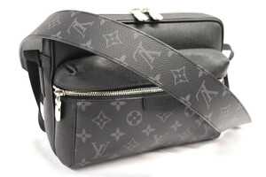 LOUIS VUITTON - Black Taiga Leather Eclipse Monogram OUTDOOR MESSENGER Bag