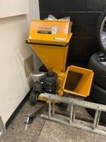 Cub Cadet model CS 3310 Chipper Shredder with Briggs & Stratton 1150 series 