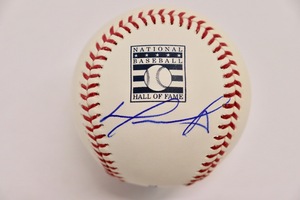 DAVID ORTIZ Signed Hall of Fame Baseball w/Display Case - Fanatics / MLB COA