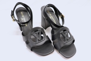LOUIS VUITTON Isola Black Leather Block Heel Sandals Ankle Strap EU 41 / US 11