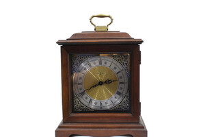 Howard Miller Model No. 612-588 Mantel Clock, Quartz/Battery powered