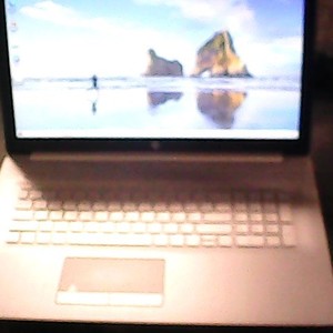 HP Laptop 17-CA2096NR