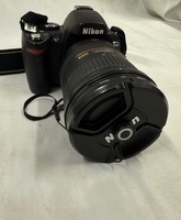 Nikon D40x 10.2MP Digital SLR Camera with Nikon 18-200mm lens
