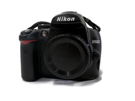 Nikon D5000 12.3MP Digital SLR Camera Body