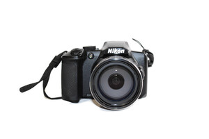 Nikon COOLPIX B600 Digital Camera with Built-in Lens 60x Zoom and Carrying Case