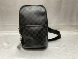LOUIS VUITTON  Avenue Slingbag in Damier Graphite Pattern