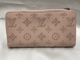 Louis Vuitton, Magnolia Marina Leather Zippy Wallet
