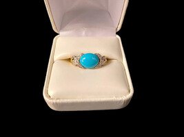 14k YG Solid Blue Colored Stone With Diamond Chips