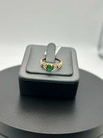  Yellow gold "mom" ring with green stone 