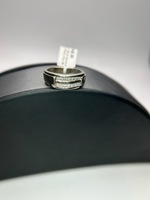 White gold diamond ring 