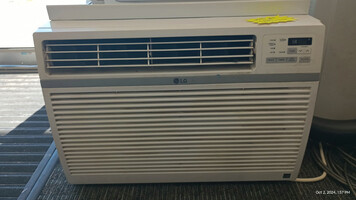 EXTRA LARGE AIR CONDITIONER UNIT. LG. LW1516ERY7. 15,000BTU