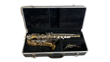 Selmer Bundy II Alto Saxophone in hard case