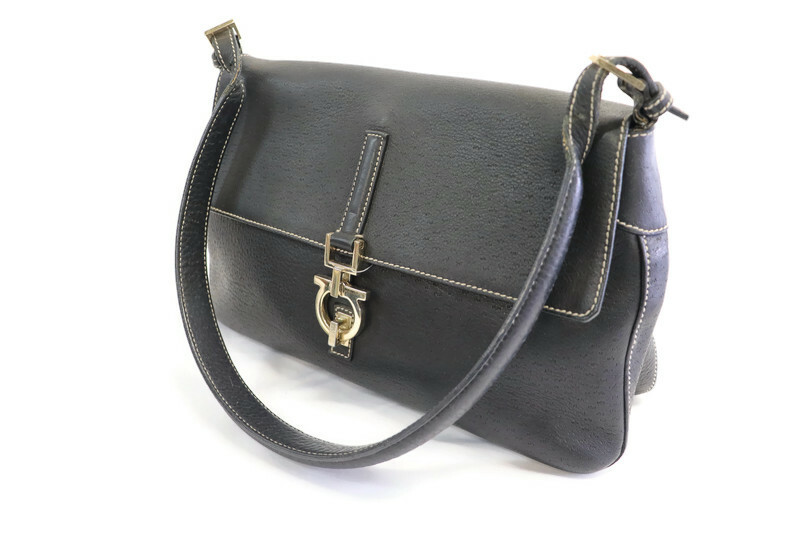 Ferragamo Black shoulder bag with Gancini buckles