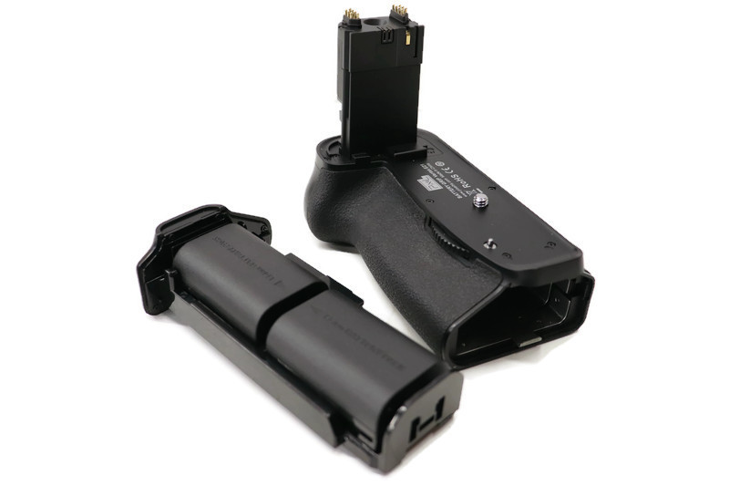CANON EOS 6D Mark II - 26MP DSLR Camera w/28-80mm Lens & Battery Grip w/2x Batt