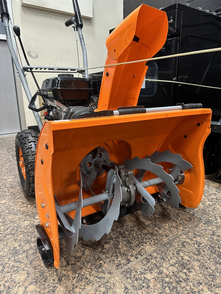 NEW YARDMAX YB5765 22in Twostage Selfpropelled Gas Snow Blower