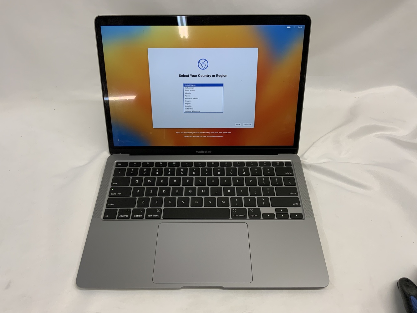 Apple A2179 MacBook Air 2020, 13in, 8Gb Ram, 256 Gb SSD, Intel i3