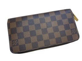 LOUIS VUITTON Damier Zippy Wallet 