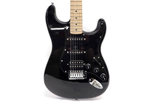 SQUIER - 2024 Gloss Black SONIC STRATOCASTER HSS w/Hardshell Case